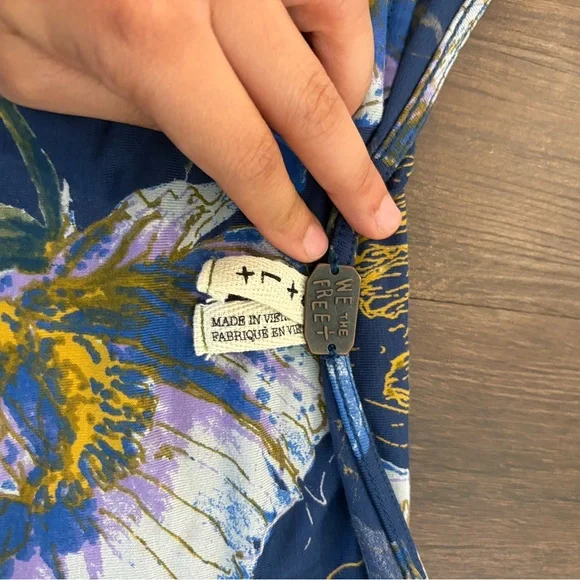 FREE PEOPLE BELL SLEEVES TOP - Picture 6 of 8